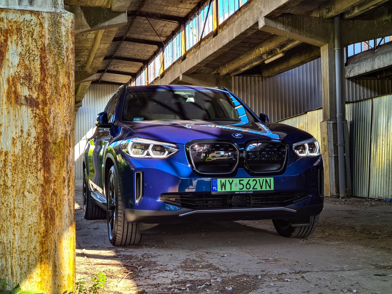 Test BMW iX3: Napęd elektryczny, działanie systemu i audio Harman Kardon