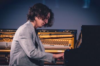 Koci lot przez wszechświat muzyki. Hayato Sumino na 25. Ogrodach Muzycznych