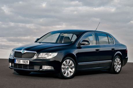 Skoda Superb samochodem roku 2009?