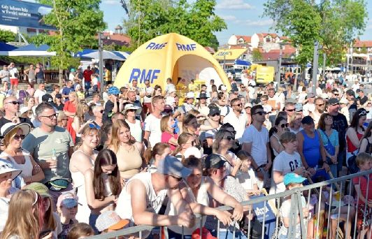 Lato w radiu RMF FM. Jak będzie wyglądała ramówka?