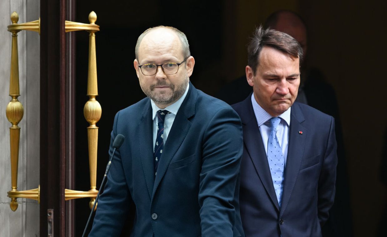 "Katastrofalna wizyta". Prezydencki minister uderza w Sikorskiego