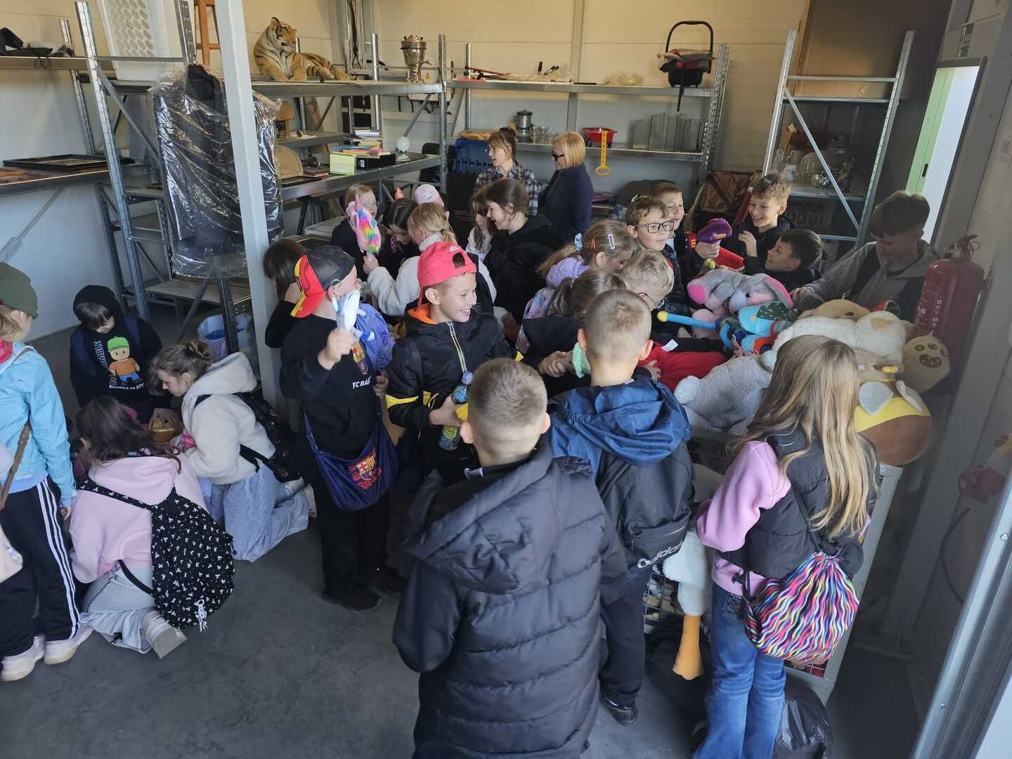 PSZOK w Ostrowcu Świętokrzyskim zyskał wyjątkową ozdobę w duchu recyklingu