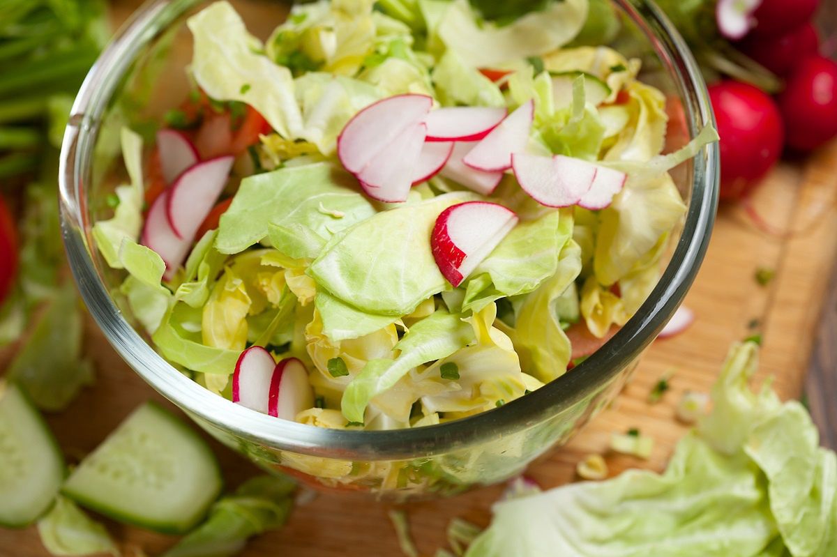 Ani coleslaw, ani mizeria. Teraz na stołach króluje surówka pielgrzyma