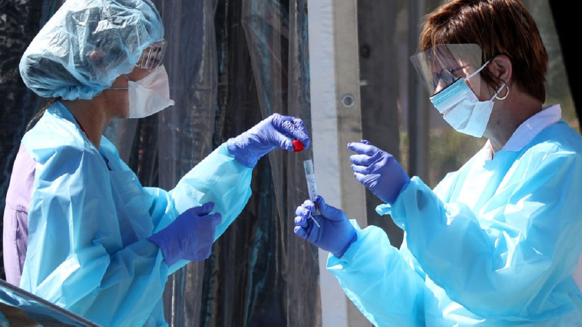 Chińscy eksperci przeprowadzili badania nad transmisją koronawirusa. Wyniki są zaskakujące.