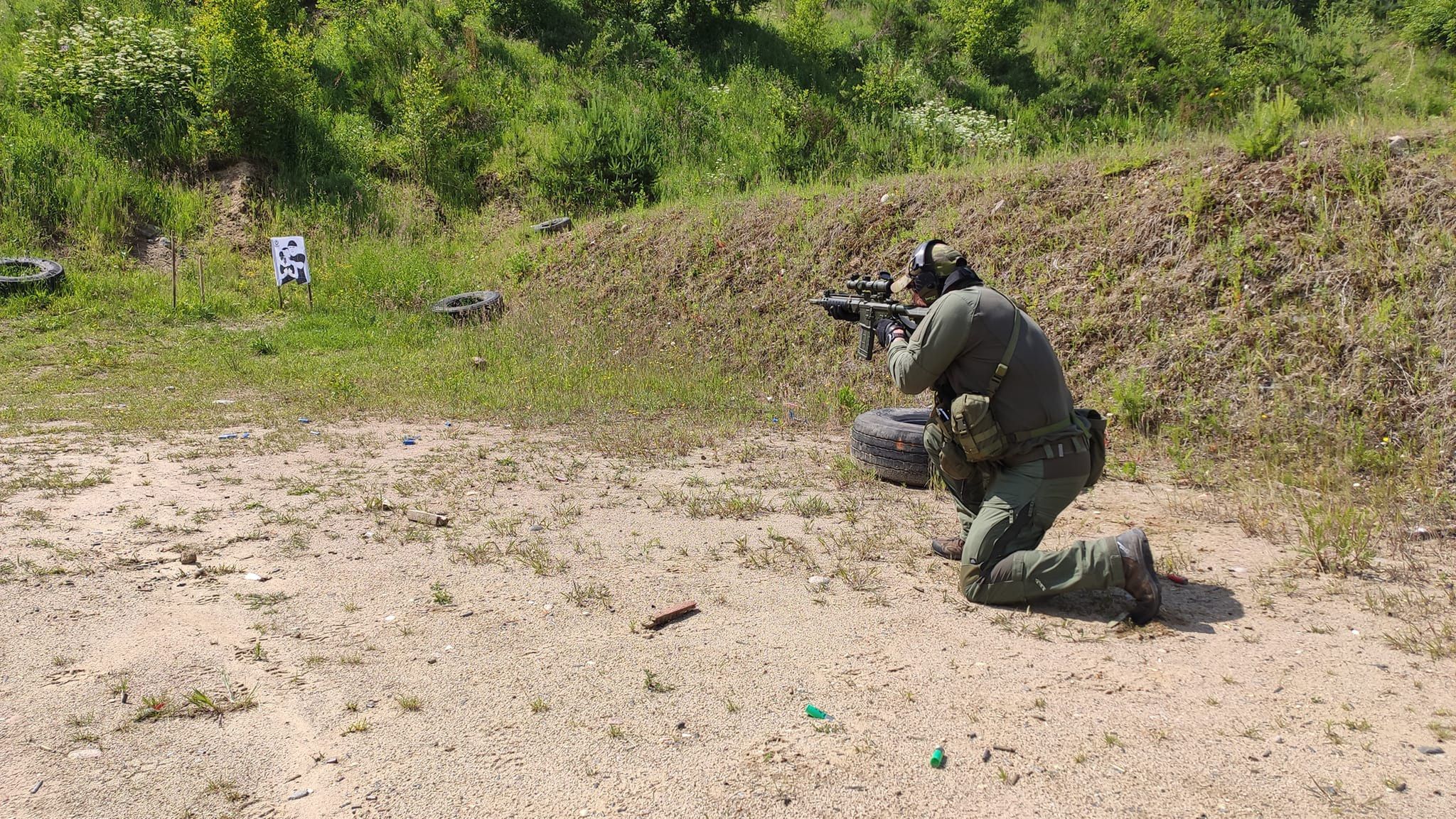 Rekruci podczas egzaminu. Strzelectwo