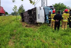 Jełowa. Wypadek autobusu z dziećmi. Lądował śmigłowiec LPR