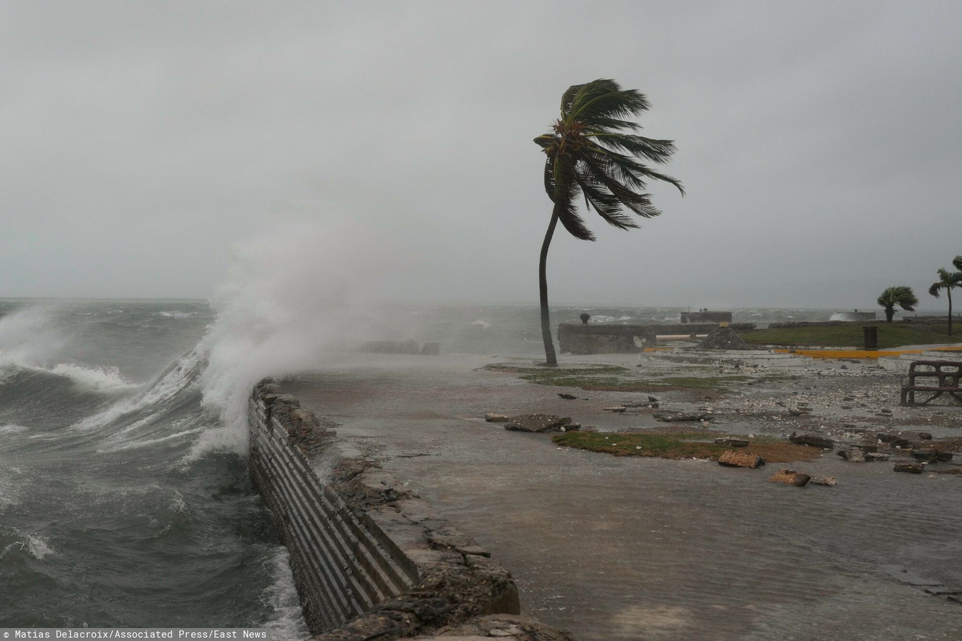 wiadomości,aktualności,WP Wiadomości Działo się w nocy. Melissa zdewastowała Jamajkę i zmierza ku Kubie