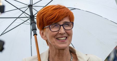 Sensacyjne badanie CBOS. Rafalska: nie wierzę w taki sondaż