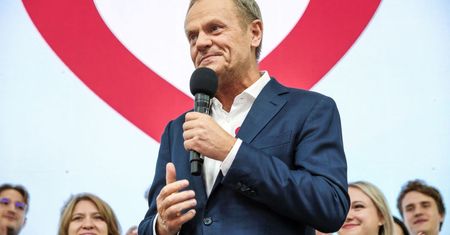Tusk wypłaci zaległą kasę?! Rodzice muszą wiedzieć