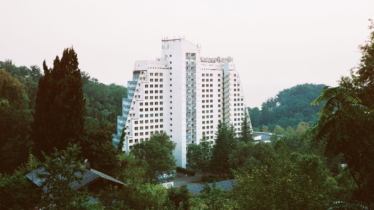 Blok wschodni upadł, lecz te sanatoria przetrwały i mają się dobrze. Zobaczcie jak wyglądają turnusy w tych specyficznych miejscach 1