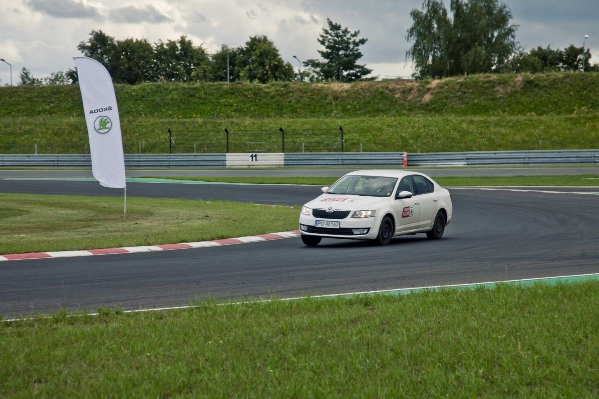 Cykl szkoleń dla kierowców na 10-lecie Szkoła Auto Škoda - część 1 i konkurs