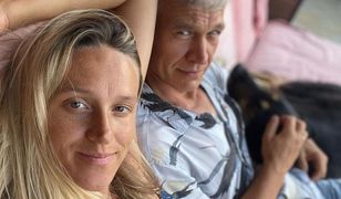 Kompletnie nagi Michał Żebrowski na zdjęciu żony. Tak składa mu życzenia