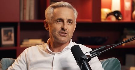 "Rodzic-helikopter" nie pomoże dziecku. Ekspert ostrzega