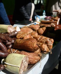 Zatrucie po zjedzeniu galarety. Mamy oświadczenie zarządcy targowiska