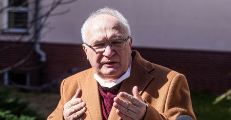 Sylwester bez obostrzeń? Ekspert grzmi. "To absurd!"