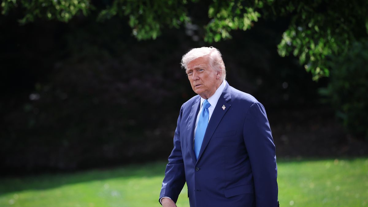 WASHINGTON, DC - JUNE 06: U.S. President Donald Trump departs the White House on June 06, 2025 in Washington, DC. Trump is departing the White House for a weekend trip to Bedminster, New Jersey.  (Photo by Win McNamee/Getty Images)