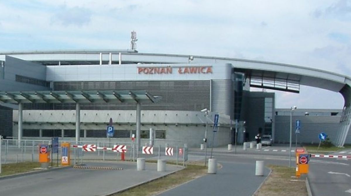 Poznań: 73-latka żartowała na lotnisku. Skończyło się poważnie