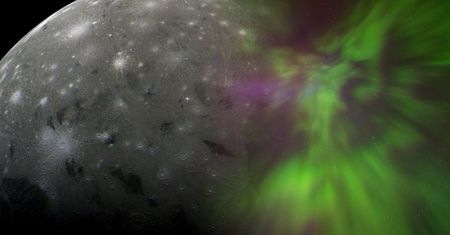 Zorze na Ganimedesie. Sonda Juno zarejestrowała „koraliki” światła