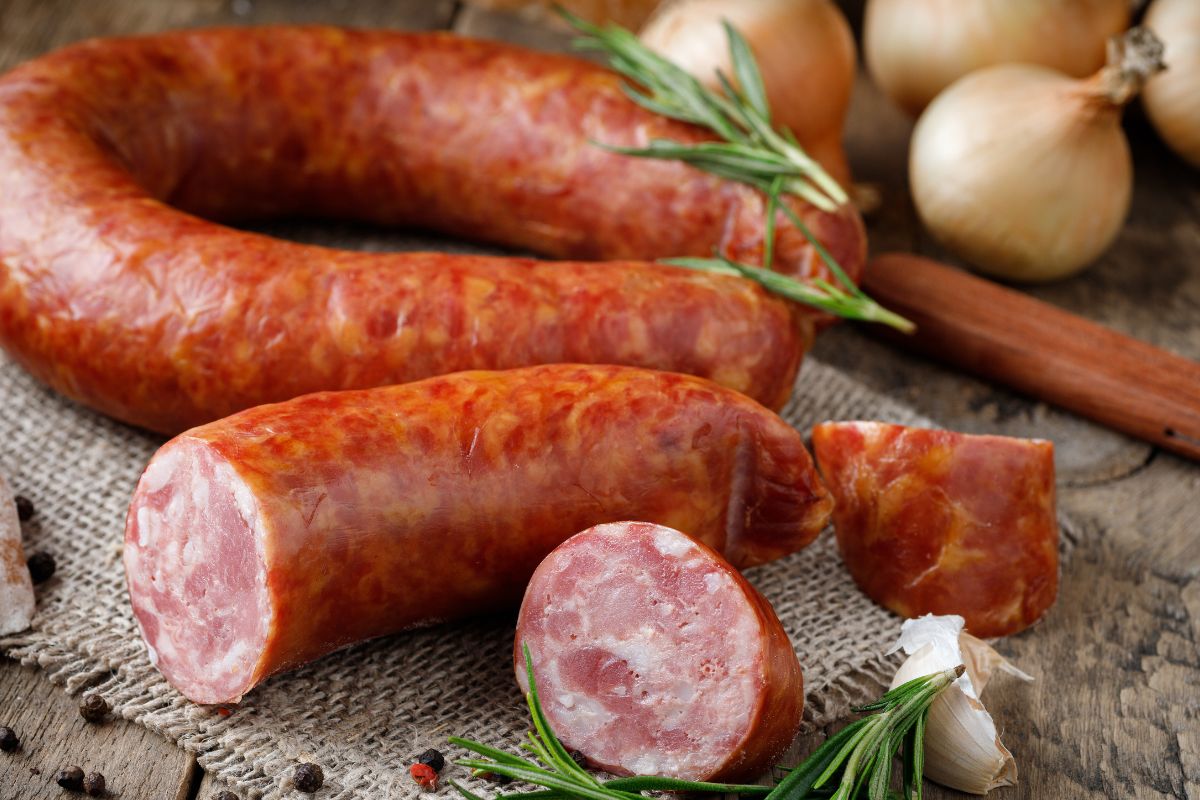 You can create many interesting dishes based on sausage.