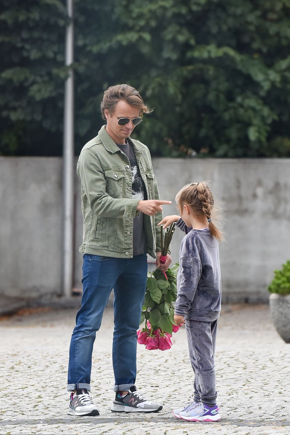 Marcin Hakiel przyjechał po Kasię Cichopek do pracy