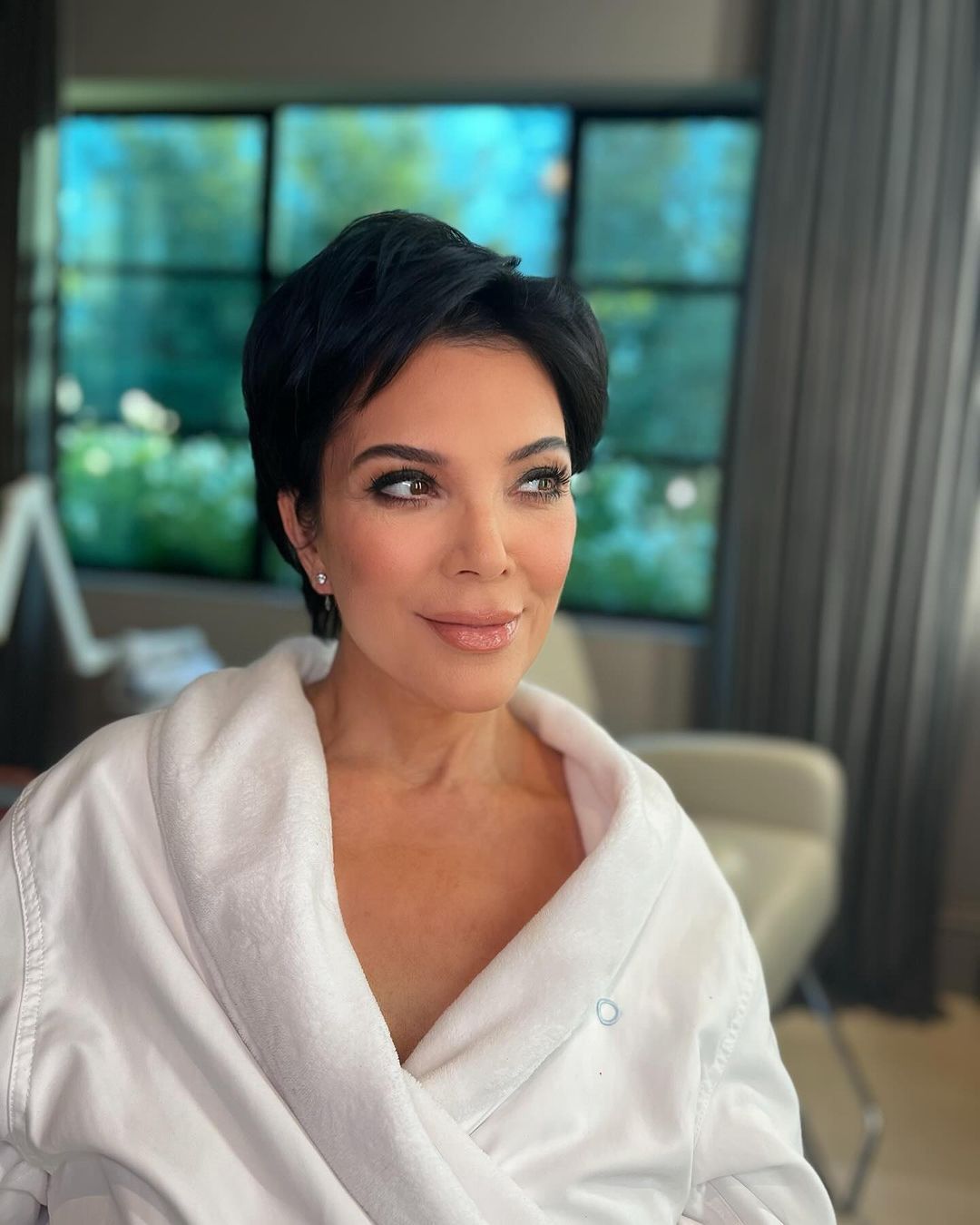 Kris Jenner in new photos. Like a different person?