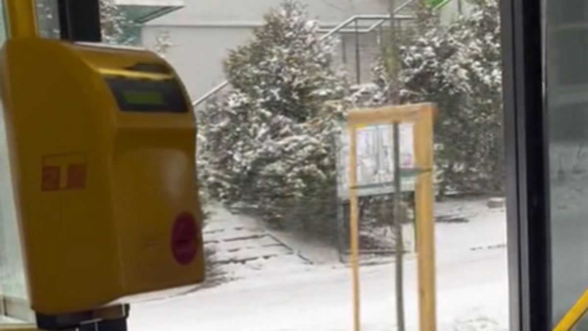 Autobus miał otwarte drzwi