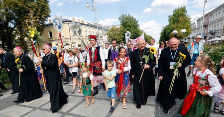 Tłumy ludzi w Częstochowie. Zaczyna się szczyt