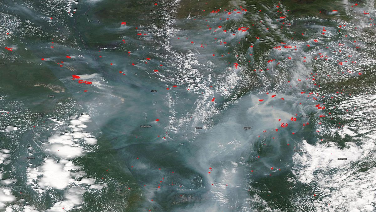 Zdjęcia satelitarne przedstawiają ogniska pożarów na Syberii