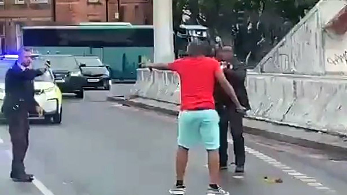 Mężczyzna nie słuchał poleceń policjantów i został porażony paralizatorem