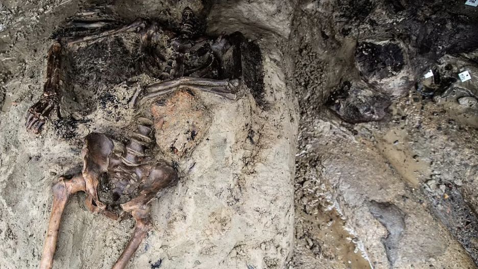 Mężczyzna, którego szkielet archeolodzy odkryli podczas wykopalisk w okolicach Wezuwiusza, zapewne umarł, patrząc na śmiercionośny żywioł. Stanął oko w oko ze śmiercią (Getty Images)