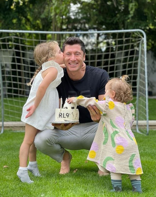 Robert Lewandowski z córkami