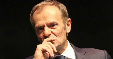 Koronawirus. Polska. Donald Tusk skrytykował rząd PiS. "Serbia dała dwanaście razy więcej"