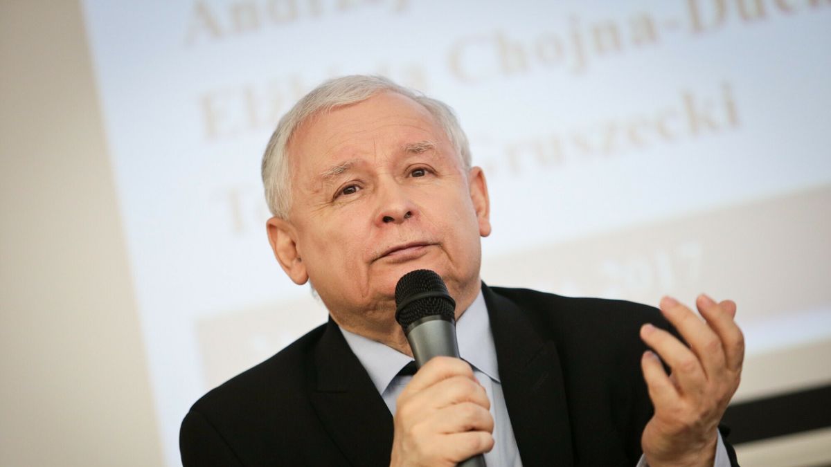 Jaros?aw Kaczy?ski w Lublinie
24.04.2017 LUBLIN KATOLICKI UNIWERSYTET LUBELSKI KONFERENCJA FINANSE PUBLICZNE A ROZWOJ GOSPODARKI SESJA WSPOMNIENIOWA PROFESOR ZYTY GILOWSKIEJ Z UDZIALEM PREZESA PIS JAROSLAWA KACZYNSKIEGO N/Z JAROSLAW KACZYNSKI  FOT WOJTEK JARGILO/REPORTER
WOJTEK JARGILO/REPORTER