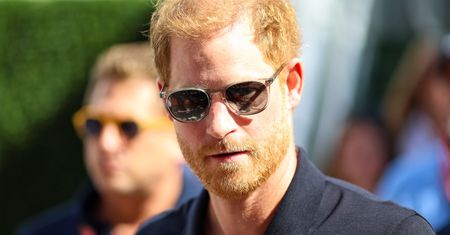 Rodzina królewska nie zostawia na "The Crown" suchej nitki. Książę Harry wstrzemięźliwy