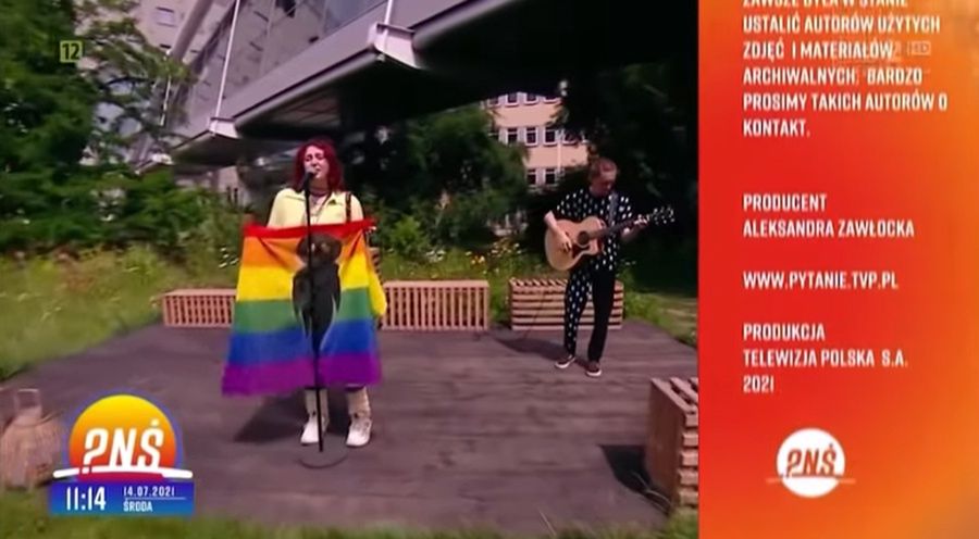 Karin Ann z tęczową flagą w "Pytaniu na Śniadanie" 