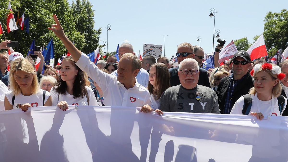Były prezydent Lech Wałęsa przemawiał na marszu 4 czerwca w Warszawie