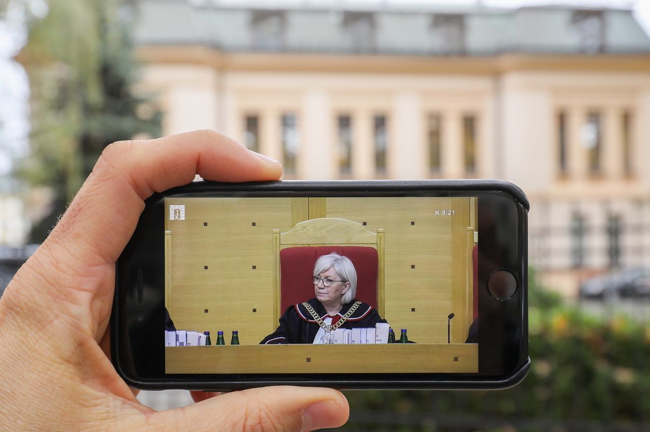 Przyłębska zagrożona? "PiS będzie jej bronił"