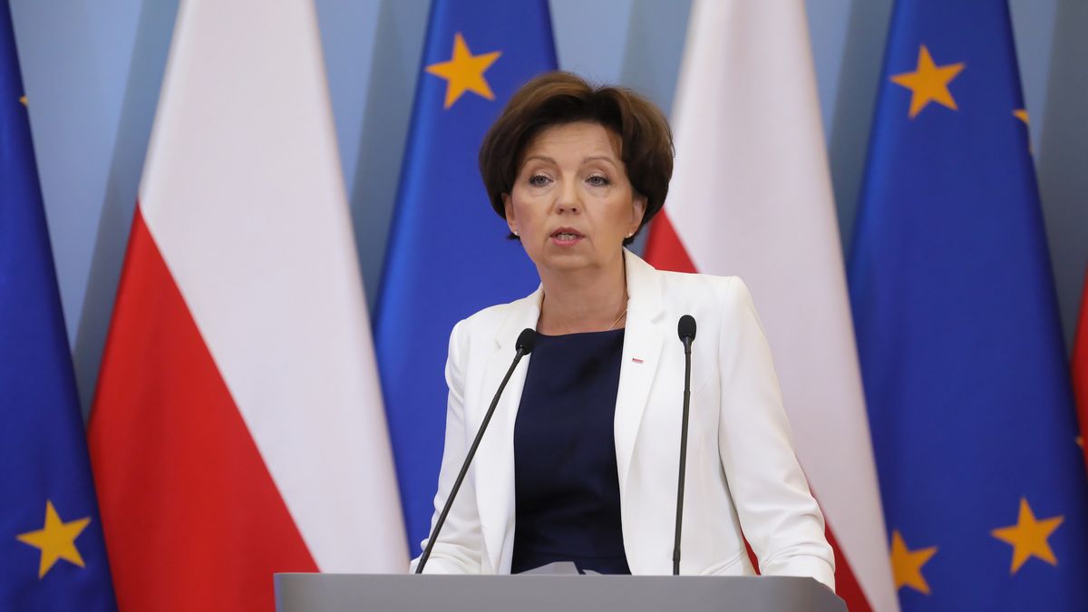 Warszawa, 13.06.2023. Minister rodziny i polityki społecznej Marlena Maląg podczas konferencji prasowej w KPRM w Warszawie, 13 bm. Na wtorkowej Radzie Ministrów została przyjęta propozycja podniesienia płacy minimalnej oraz założenia budżetowe na przyszły rok. (ad) PAP/Paweł Supernak