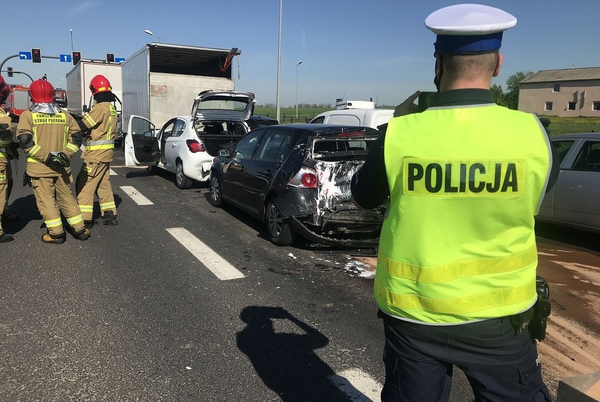 Sprawca tego karambolu, kierujący ciężarówką, miał w wydychanym powietrzu aż 2,5 promila