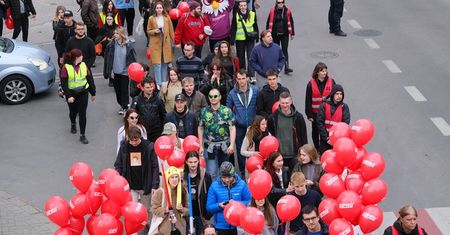 Pióra, maski i tłumy studentów. Kolorowy korowód przejdzie przez Lublin [TRASA, SZCZEGÓŁY]