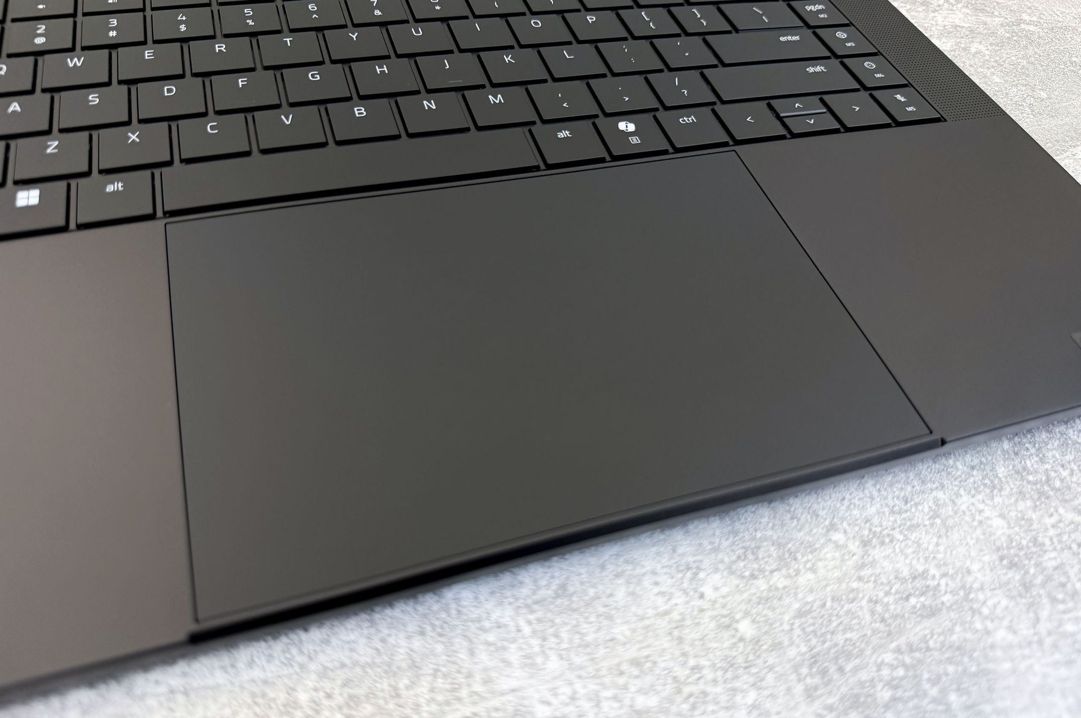 Razer Blade 16 (2026) - touchpad