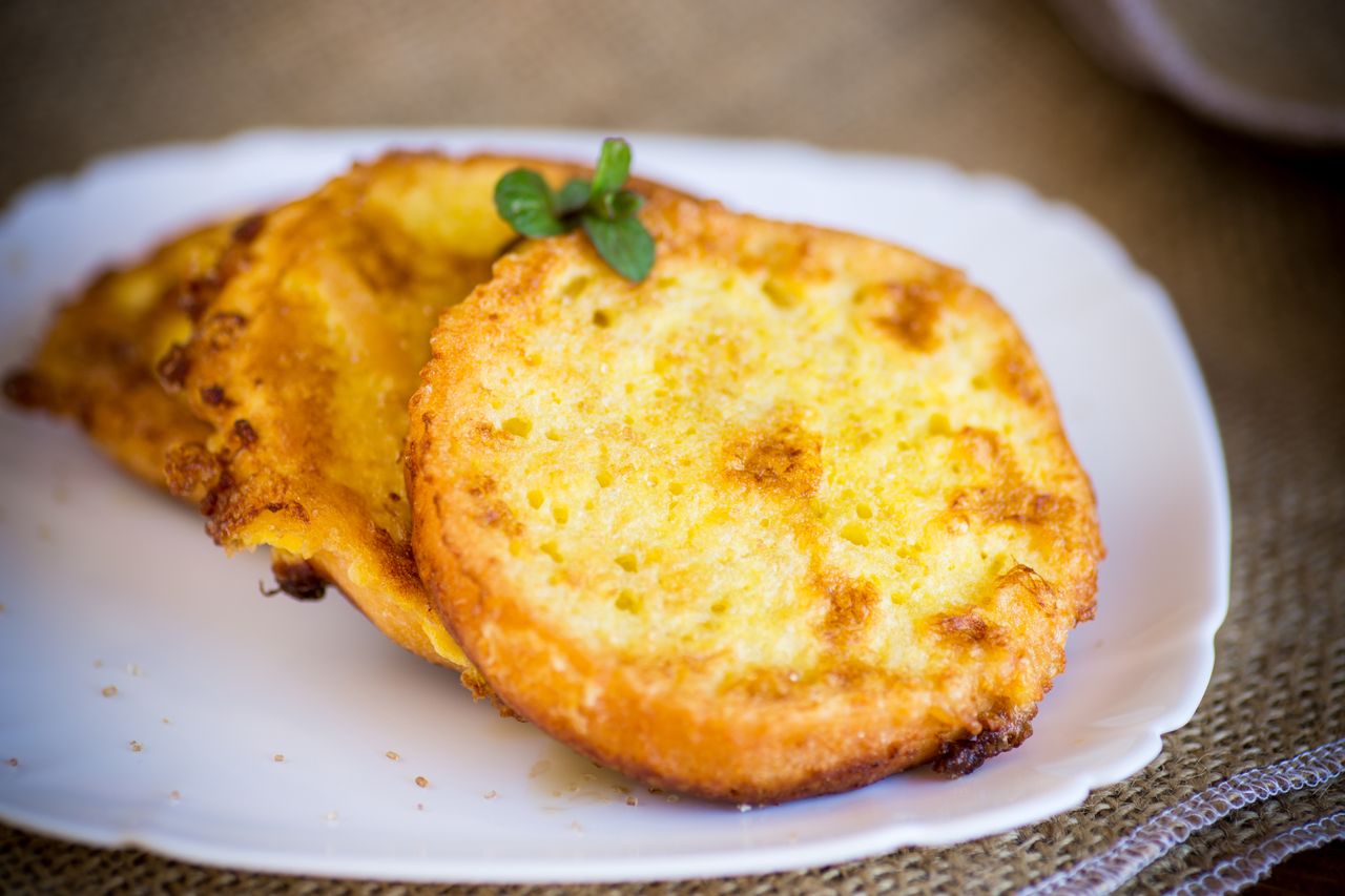 Cozy up with Wiola's chive and cheese egg-battered toast