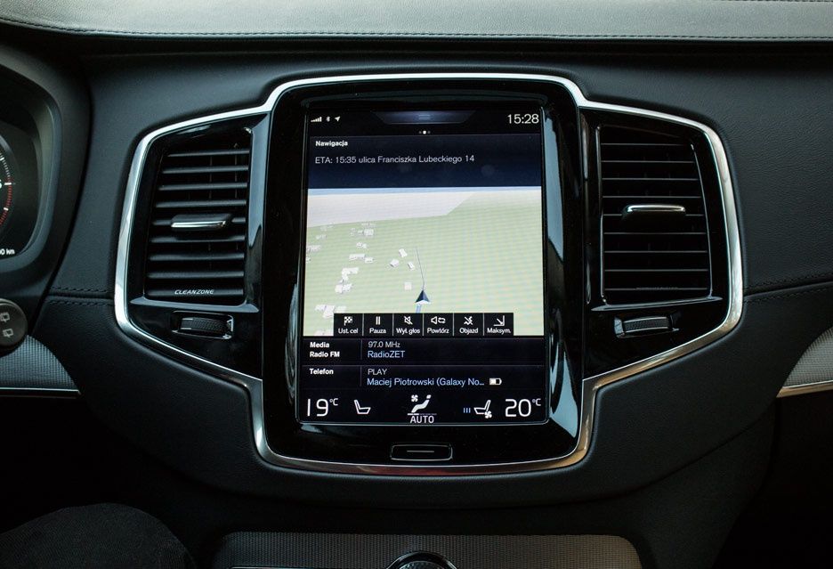 Volvo XC90 - dotykowe centrum sterowania