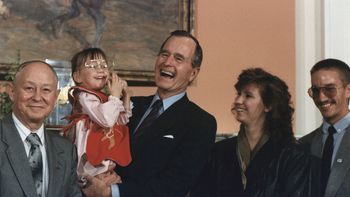 Wpadła do wąskiej studni. Cała Ameryka śledziła akcję ratunkową