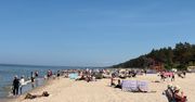 Tłumy na plaży w Stegnie. Jak w środku sezonu