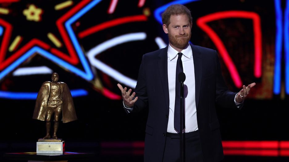 13th Annual NFL Honors
LAS VEGAS, NV - FEBRUARY 8: Prince Harry, Duke of Sussex presents the Walter Payton Man of the Year Award at the 13th Annual NFL Honors on February 8, 2024 in Las Vegas, Nevada. (Photo by Perry Knotts/Getty Images)
Perry Knotts
american football, bestof, topix
