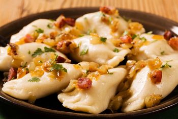 Te pierogi po zbójnicku zachwycą każdego. Nawet Janosik z Pyzdrą przybiegliby do stołu