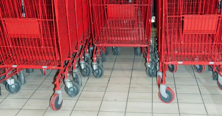 Społem otwiera sklepy w niedziele. Prezes: "jedyny legalny sposób"