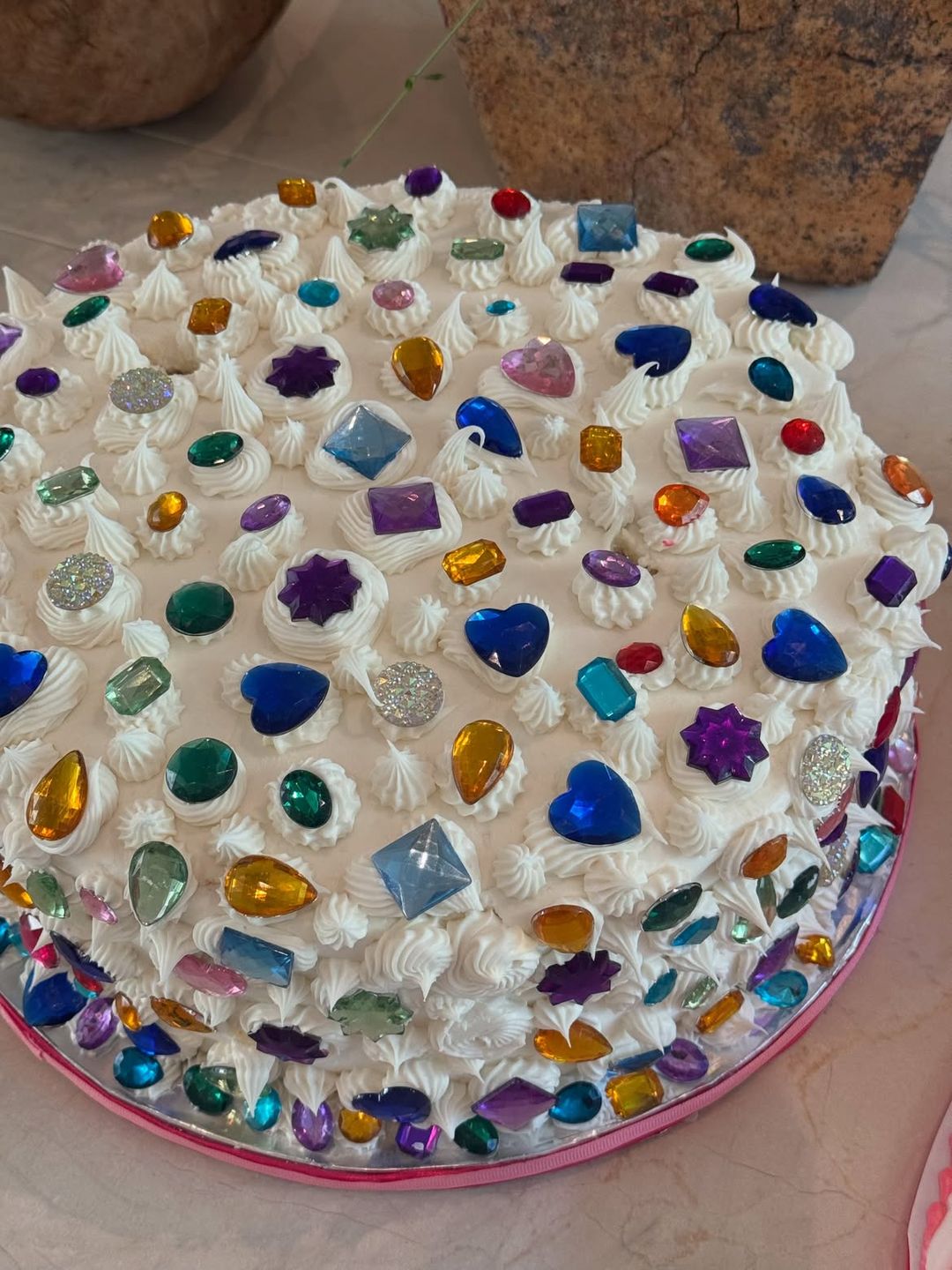 Tort urodzinowy Kylie Jenner