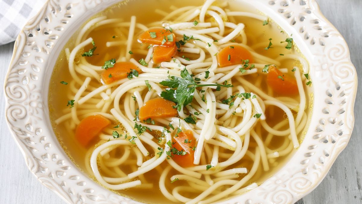 Aromatyczny rosół z sosem sojowym